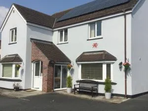 Tregenna Licenced Bed & Breakfast - 彭布罗克码头