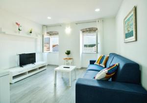 Roviv Apartments in the Old Town by Irundo