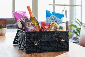 The Spa Chalet Scarborough Hot tub, pool, gym, beach location