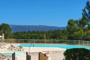 Maisons de vacances Bastidon with terrace - residence with POOL : photos des chambres