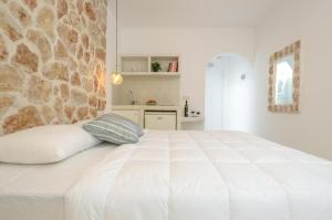 Deluxe Double or Twin Room room in simos luxury apartments