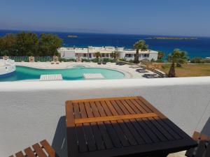 Captains Rocks Hotel
