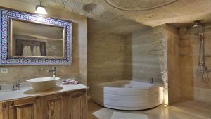 Family Cave Suite Hotel