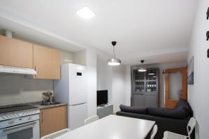 Esguil, apartamento con piscina, a 3 km de la playa VUT-2995-AS
