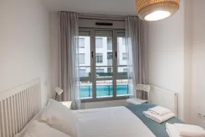 Esguil, apartamento con piscina, a 3 km de la playa VUT-2995-AS - Niembru