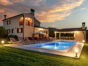 Holiday Home Villa Helena by Interhome - Benažići