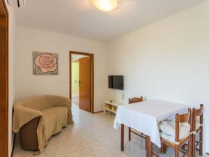 Apartment Giuliano-2 by Interhome