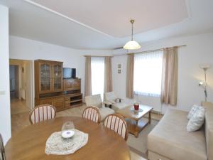 Apartment Zwei Rosen PUL553