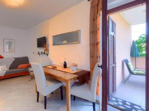 Apartment Lili-2 by Interhome