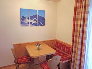 Apartment Diana-4 by Interhome