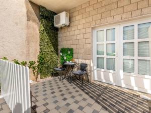 Apartment Niko 2 by Interhome 