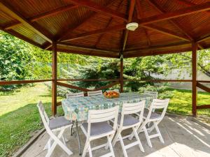 Apartment Küsz by Interhome