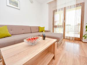 Holiday Home Laura by Interhome