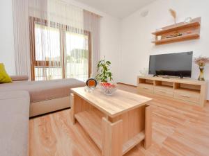 Holiday Home Laura by Interhome