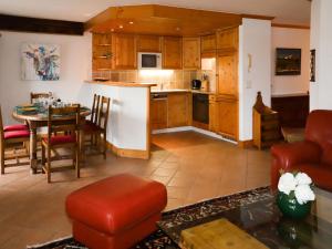 Apartment Résidence Bristol 4 by Interhome