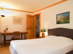 Apartment Résidence Bristol 4 by Interhome