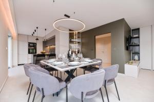 Apartments Lacrima near the sea