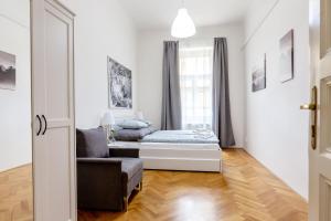 Three-Bedroom Apartment room in City Castle Aparthotel