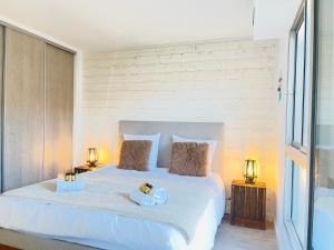 Très bel appartement face au port Santa -Piscine