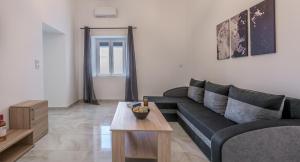 Noula House & Studios