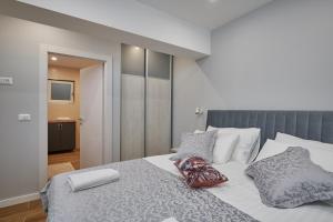 Newly renovated apt. near to entrance to Old Town