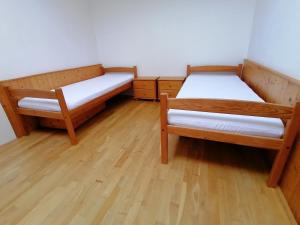 Pod střechou