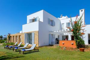 Protaras Seafront Villa Violetta