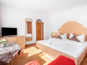 Apartment Rosa-5 by Interhome