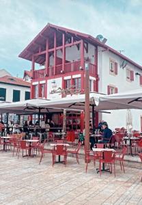 Hotels Hotel du Fronton : photos des chambres