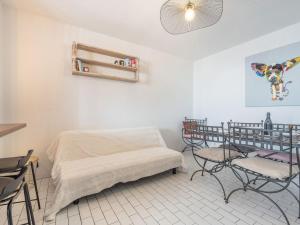 Apartment Hacienda 3 by Interhome