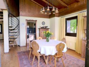 Apartment Enzian 720 by Interhome