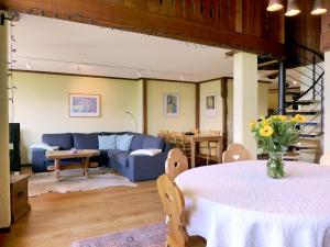 Apartment Enzian 720 by Interhome