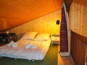 Chalet Chalet Les Pitchounes by Interhome