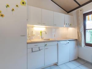 Holiday Home Duinenhuis 274 with parking by Interhome