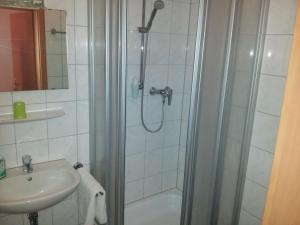 Single Room with Bathroom room in Bootshaus Neustrelitz