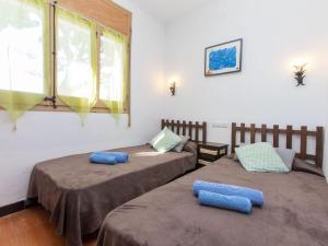 Apartment Les Cigales by Interhome