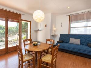 Apartment Les Cigales by Interhome