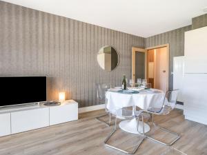 Apartment Résidence Parc Saint-Clément by Interhome