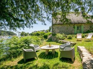 Maisons de vacances Holiday Home La Chaumiere by Interhome : photos des chambres