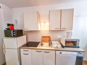 Apartment Les Figuiers by Interhome