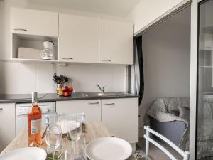 Apartment Les Héliades-2 by Interhome