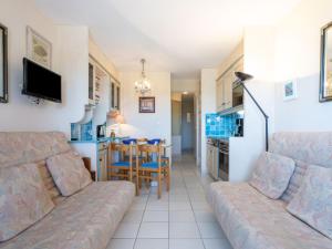 Apartment Les Parcs de Grimaud-7 by Interhome