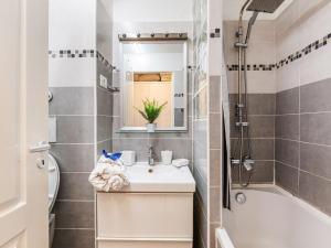 Apartment Le Belvédère - R1 110 by Interhome