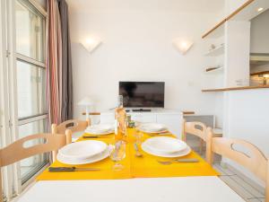 Apartment Les Bastides - O6 014 by Interhome