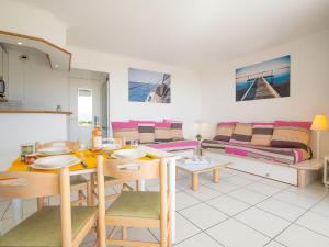 Apartment Les Bastides - O6 014 by Interhome