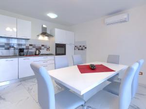 Holiday Home Mia by Interhome