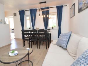 Holiday Home Lana by Interhome