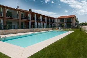 CASCINALE 11 - Regarda Travel