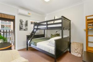Beautiful 2-Bed Terrace House with Outdoor Areas
