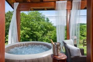 Deluxe Studio with Jacuzzi room in B&B Plitvice Lakes Villa Irene